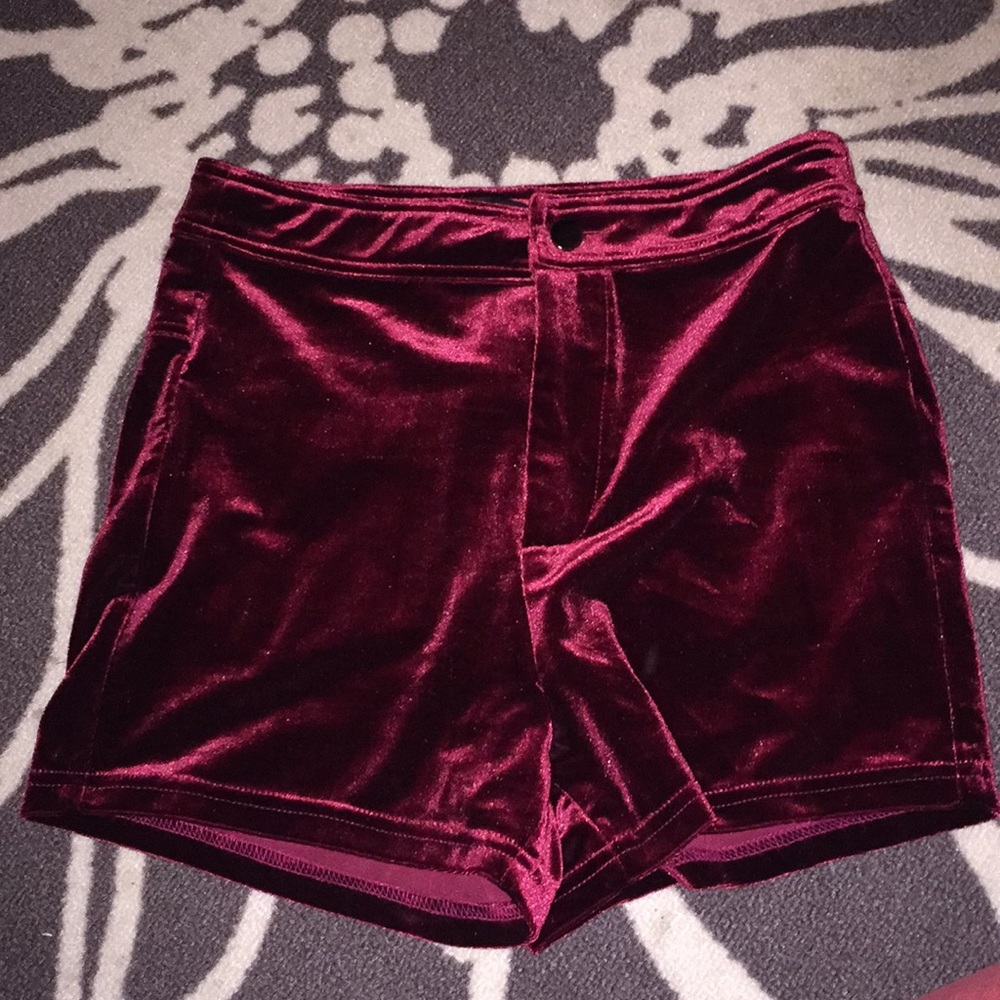 red velvet high waisted shorts !!